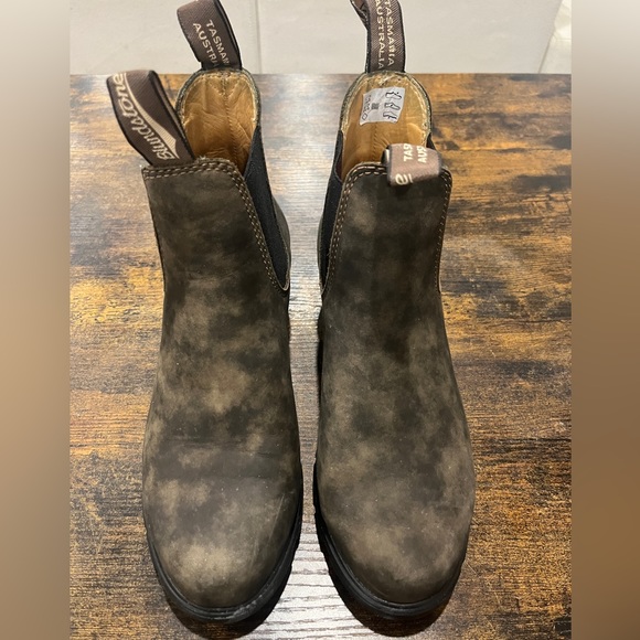 Blundstone - Size 8.5. Women's Series #1677 Heel. - Picture 5 of 5